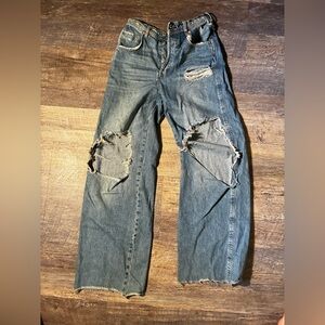 WE THE FREE Distressed Blue Jeans size 27